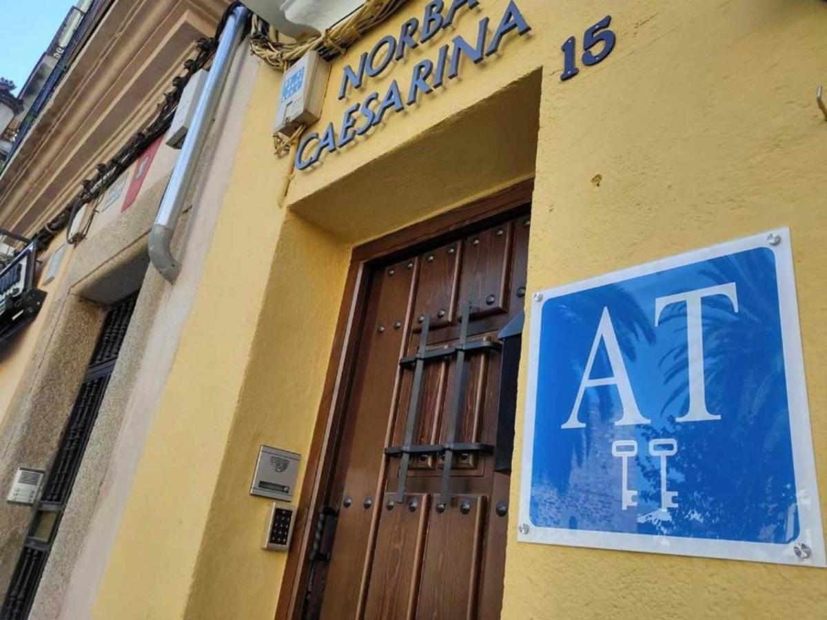 Elegante Apartamento Para 5 En El Centro De Caceres Con Wifi מראה חיצוני תמונה