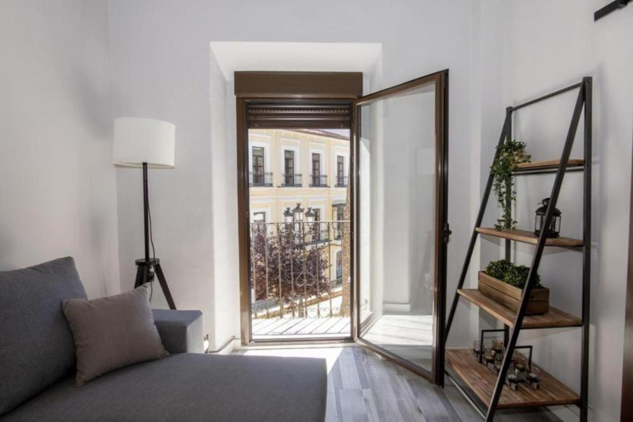Elegante Apartamento Para 5 En El Centro De Caceres Con Wifi מראה חיצוני תמונה